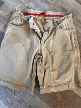 Men's Flat Front Casual Shorts in Khaki
